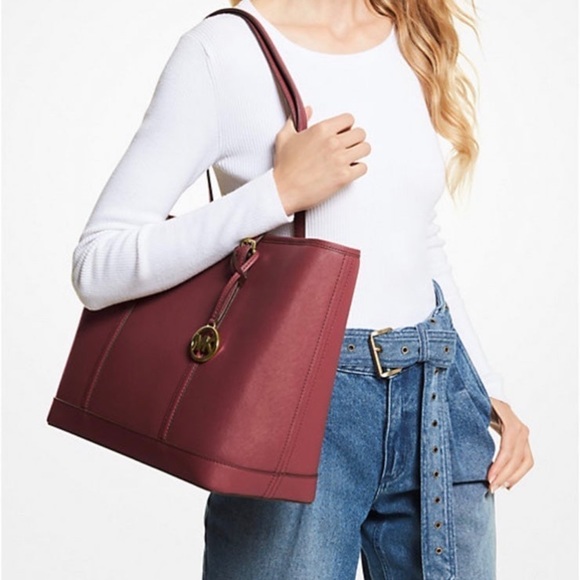 MICHAEL KORS
Jet Set Travel Large Saffiano Leather Tote Shoulder
DARK CHERRY
NWT - Picture 3 of 15